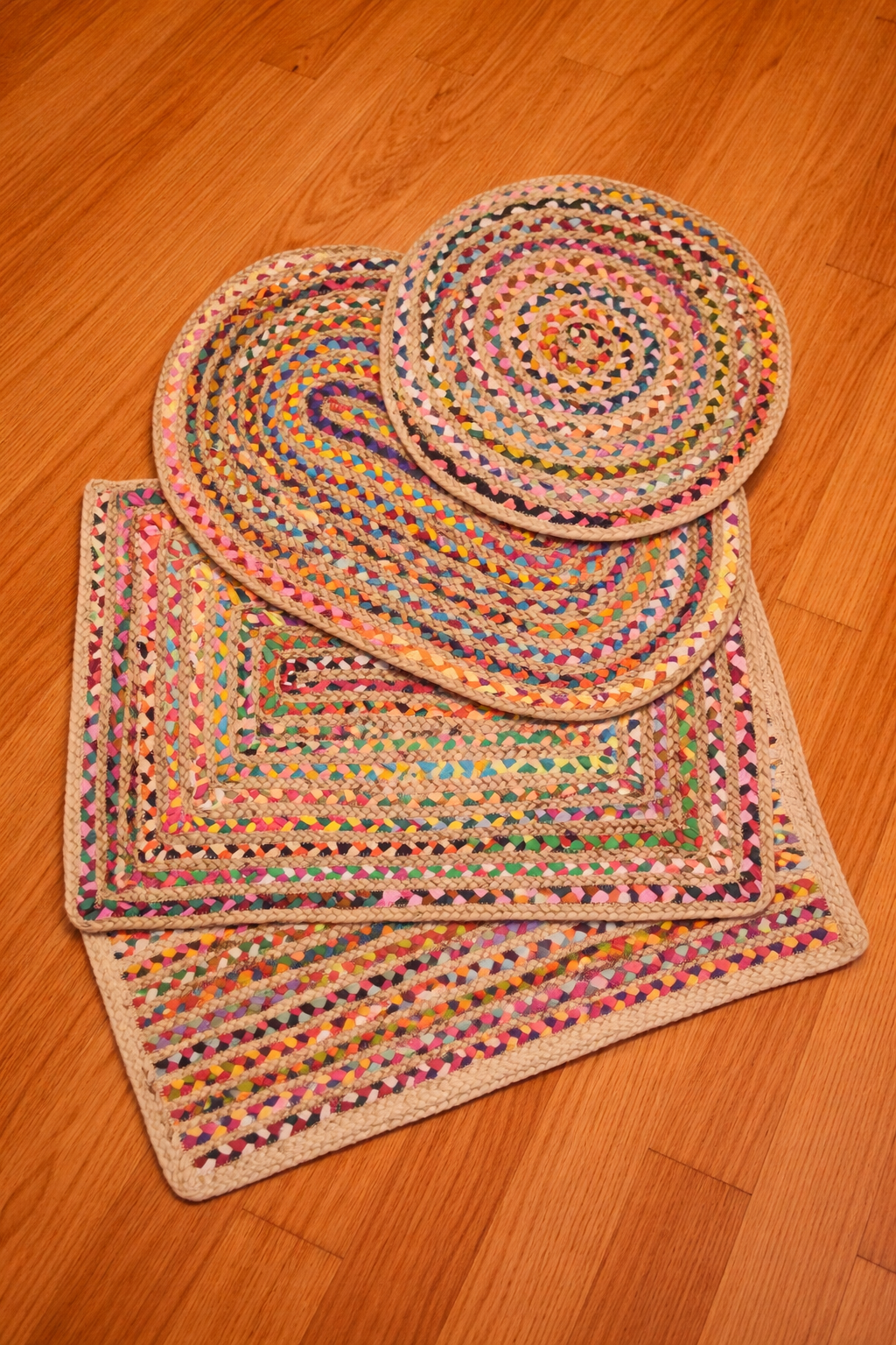 Handwoven Braided Area Rug (Vibrant Colors, Eco-Friendly)